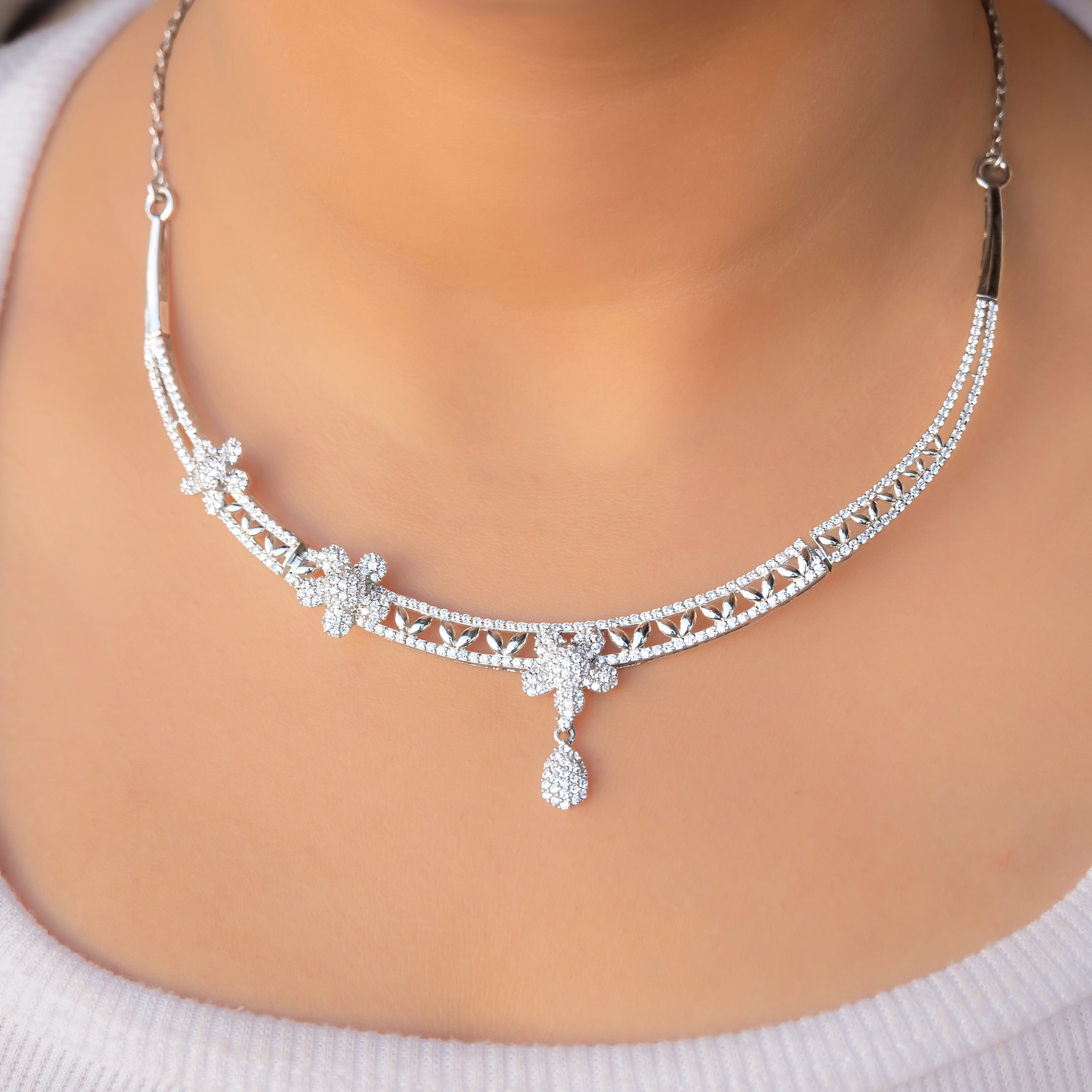 Petal Shine Elegance Necklace Set