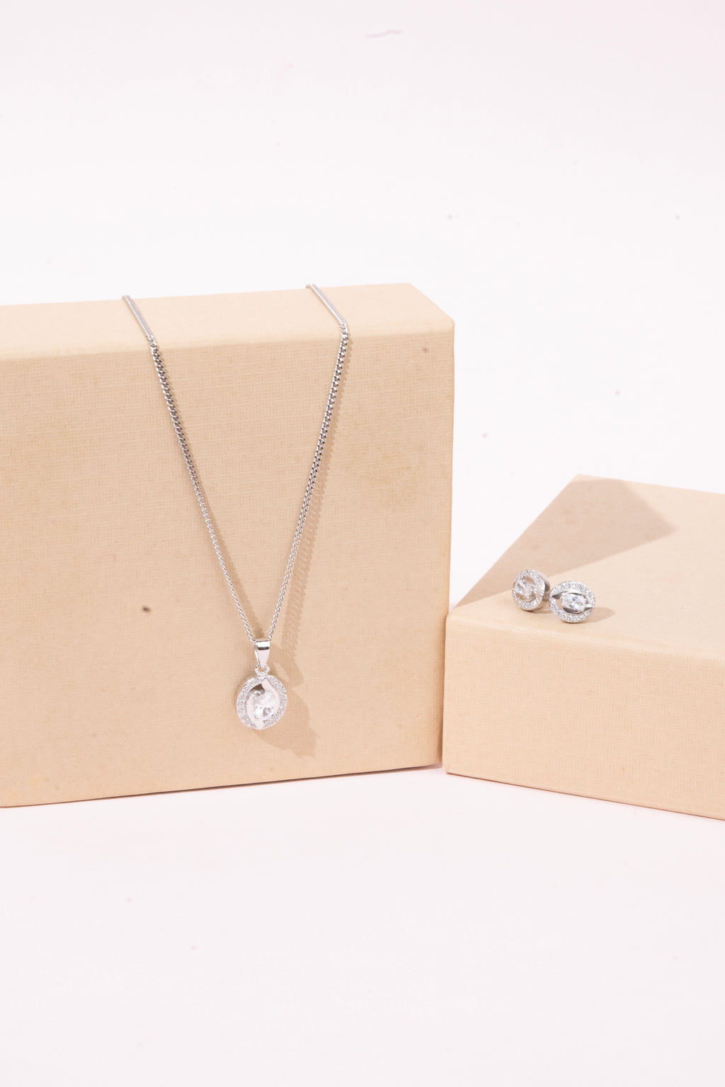 The Classic Halo Pendant Set