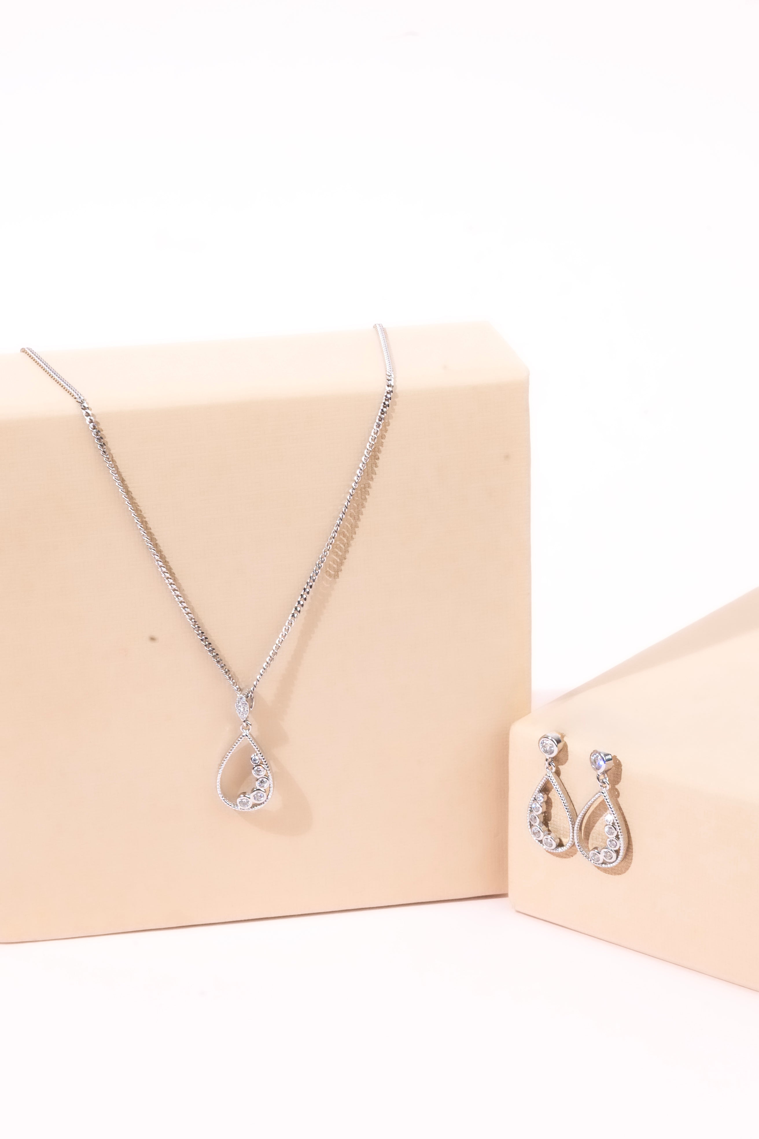 The Silver Raindrop Set