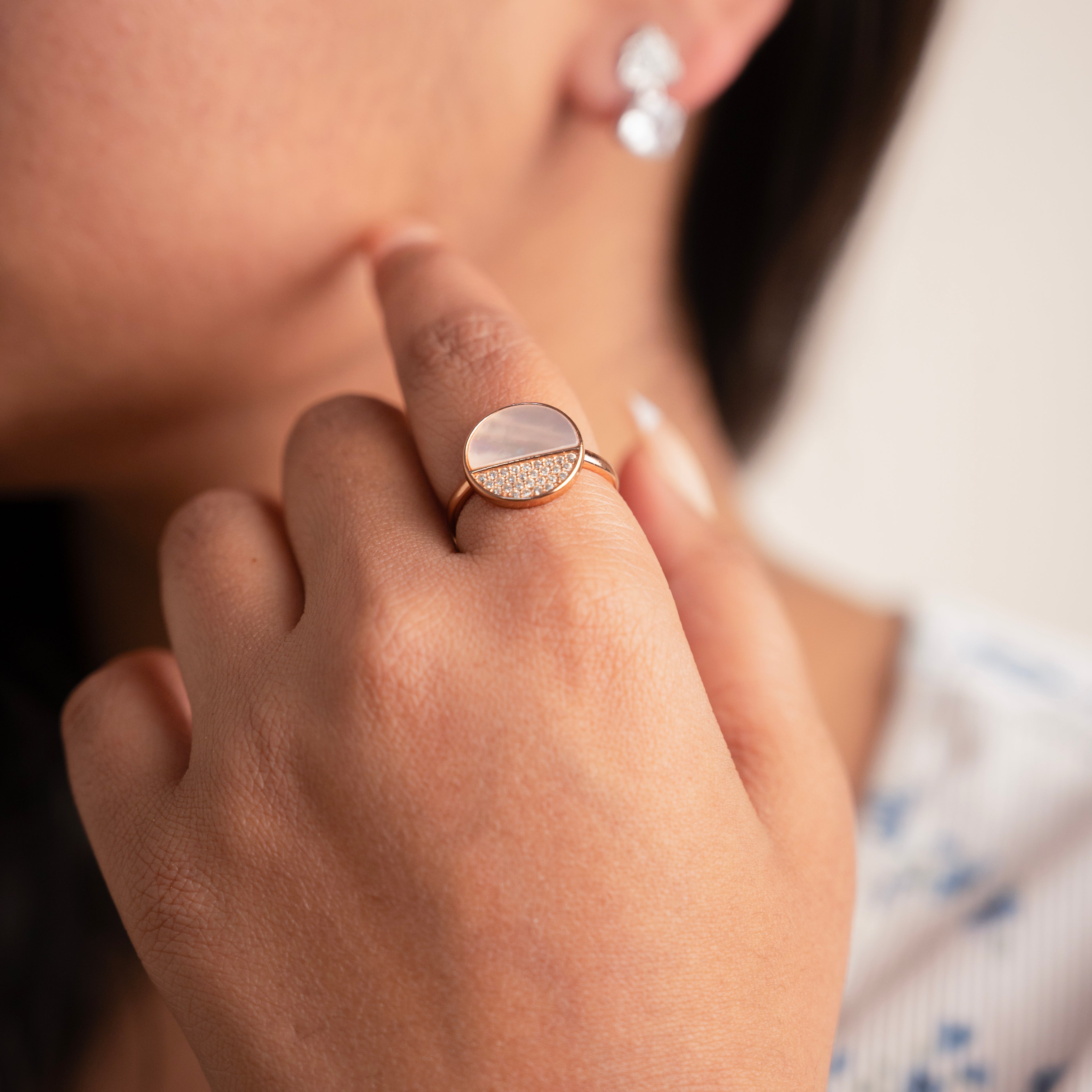 Half-Moon Radiance Ring