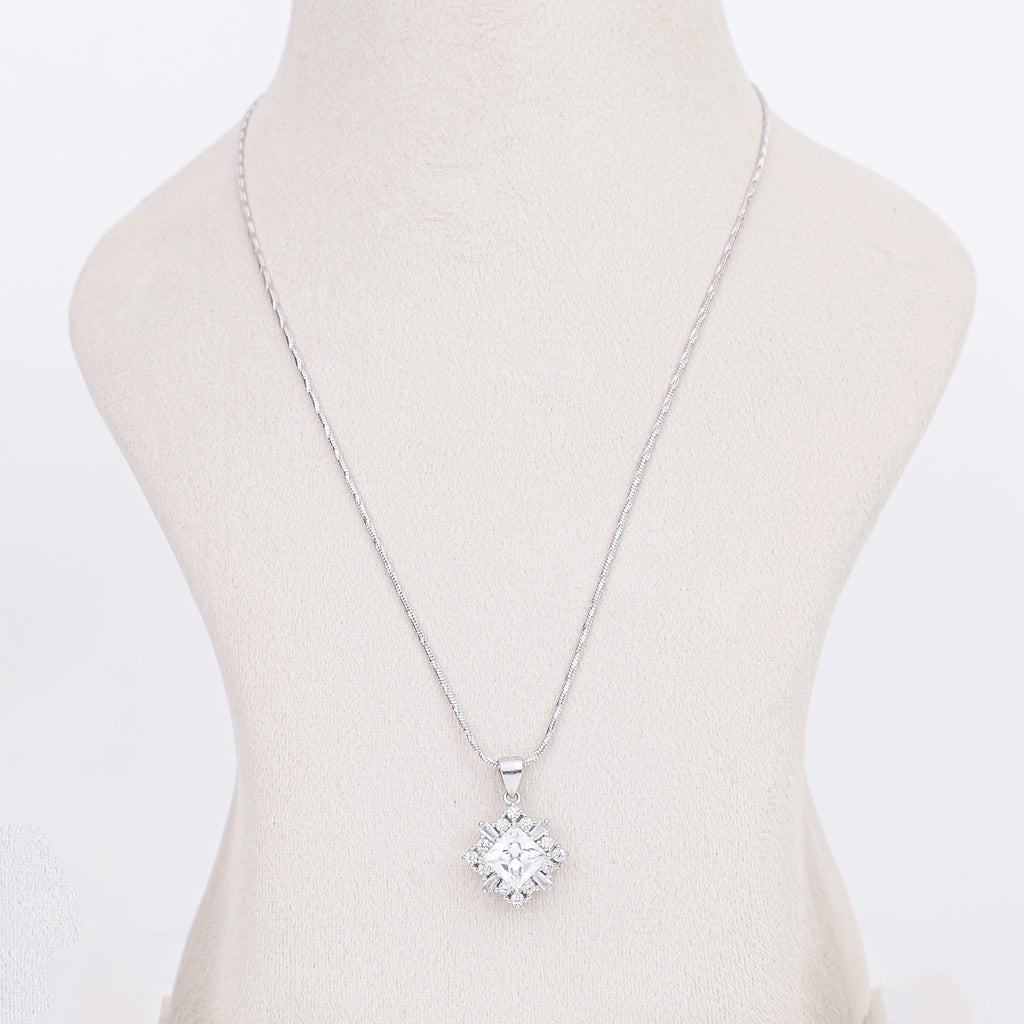 Sparkling Floret Pendant Necklace