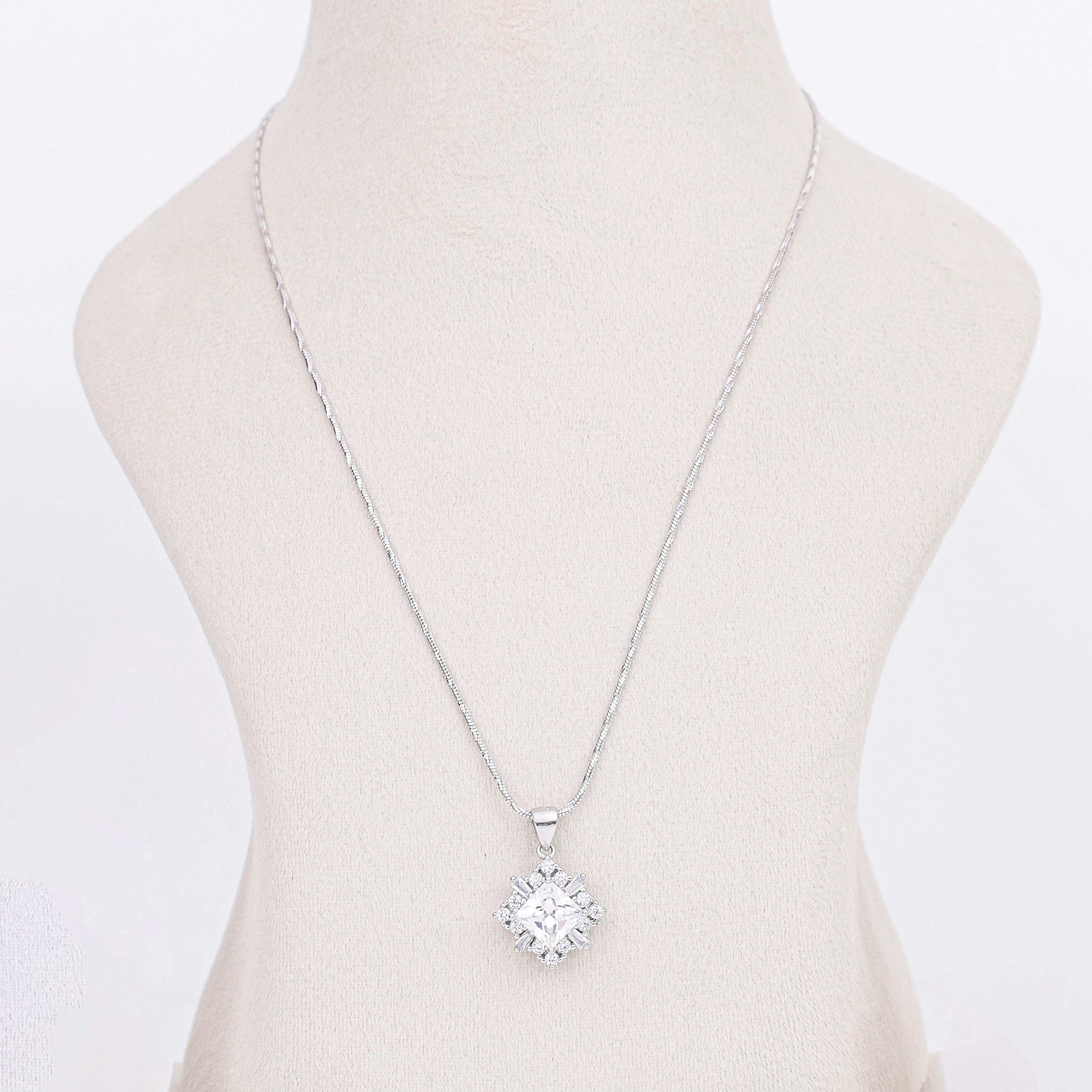 Sparkling Floret Pendant Necklace