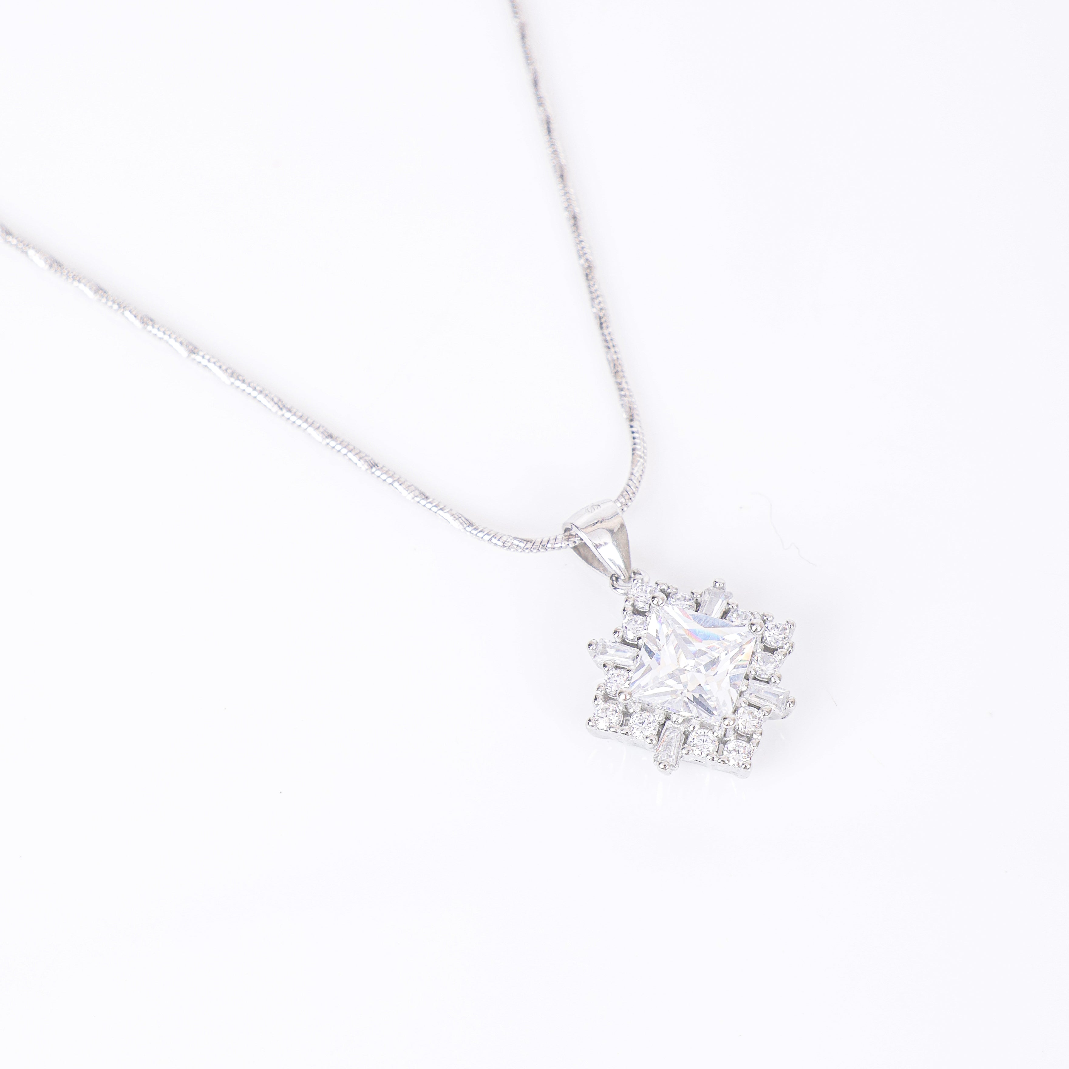 Sparkling Floret Pendant Necklace